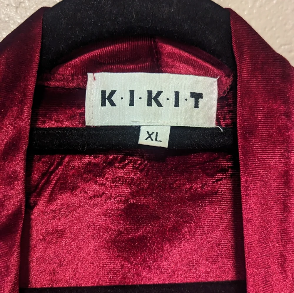 KIKIT Robe - Picture 2 of 7